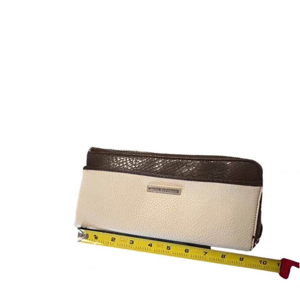 Dana Buchman, wallet beige brown , wristlet, small pebble. - Picture 2 of 4